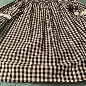 Black and white gingham tunic top